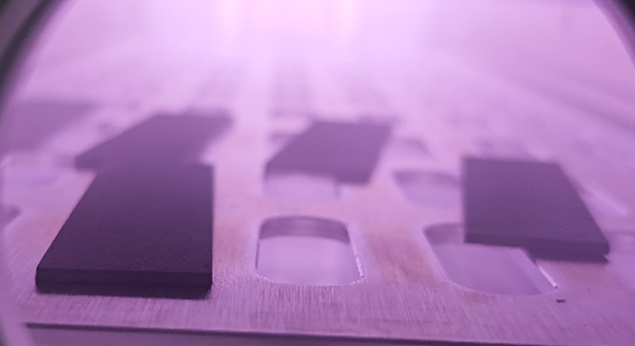 等離子清洗處理提高碳纖維復(fù)合材料粘接性能